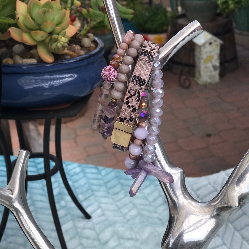 5 Beautiful bracelets in one ☝️